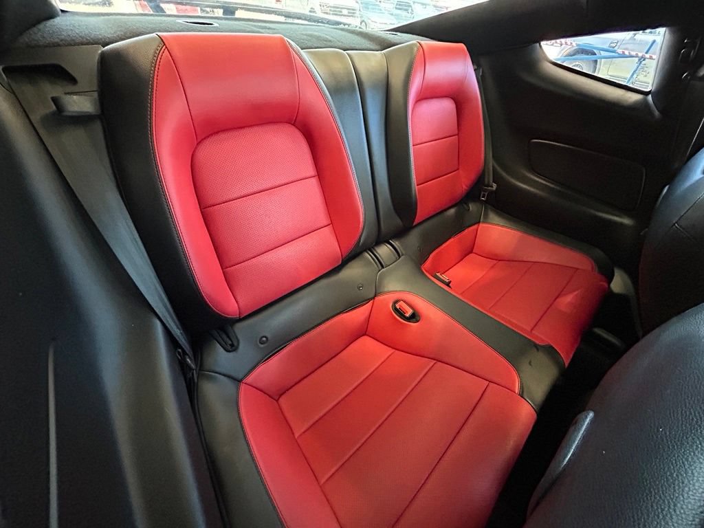 Used 2019 Ford Mustang Premium w/ Ecoboost Performance Package RWD image 28