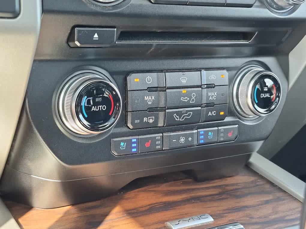 Used 2018 Ford F150 Lariat w/ Equipment Group 502A Luxury AWD/4WD image 17