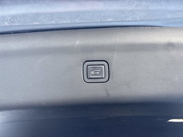 Certified 2023 Buick Enclave Essence w/ Experience Buick Package AWD/4WD image 17