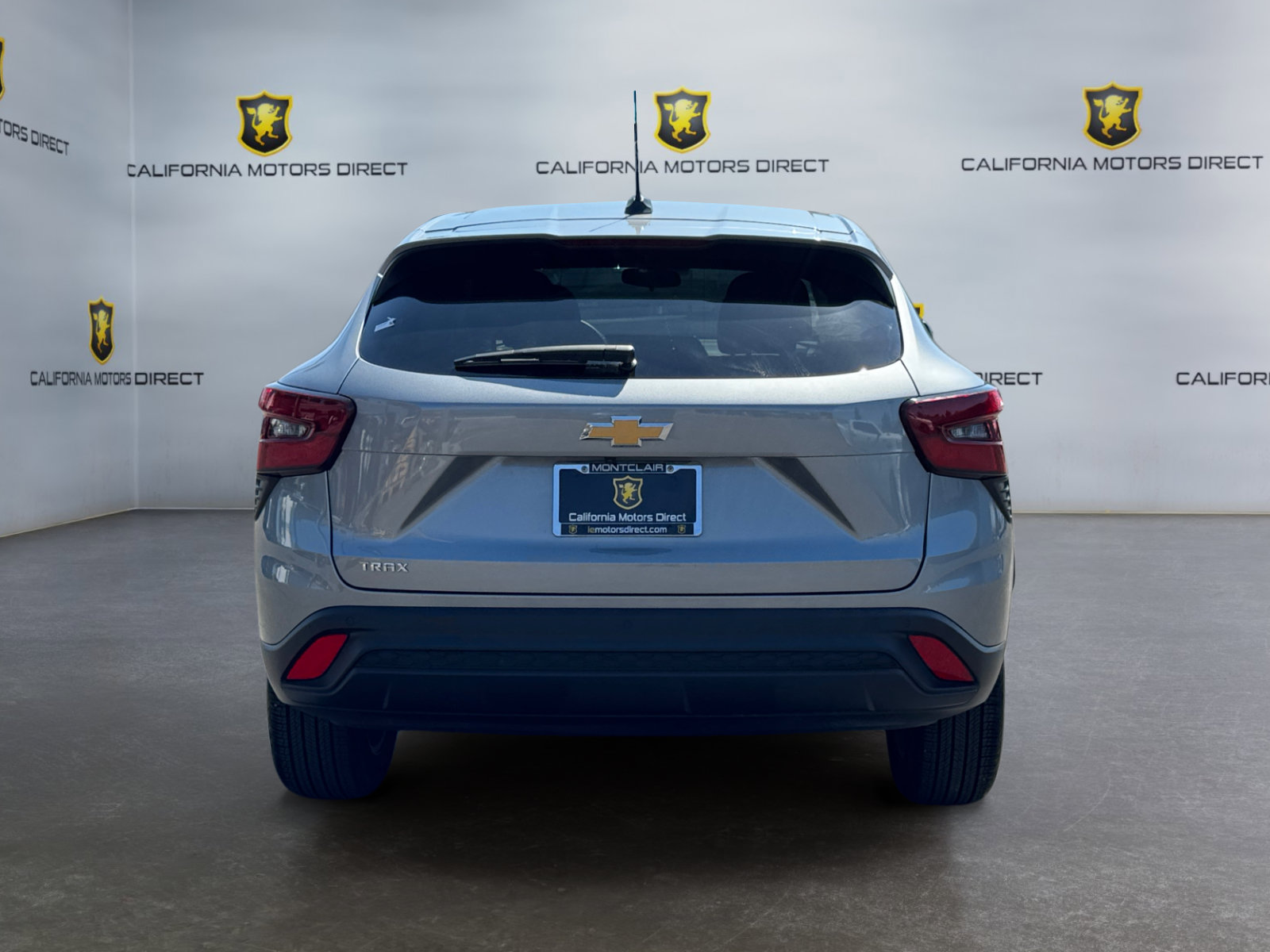 Used 2025 Chevrolet Trax LS w/ LS Convenience Package FWD image 4