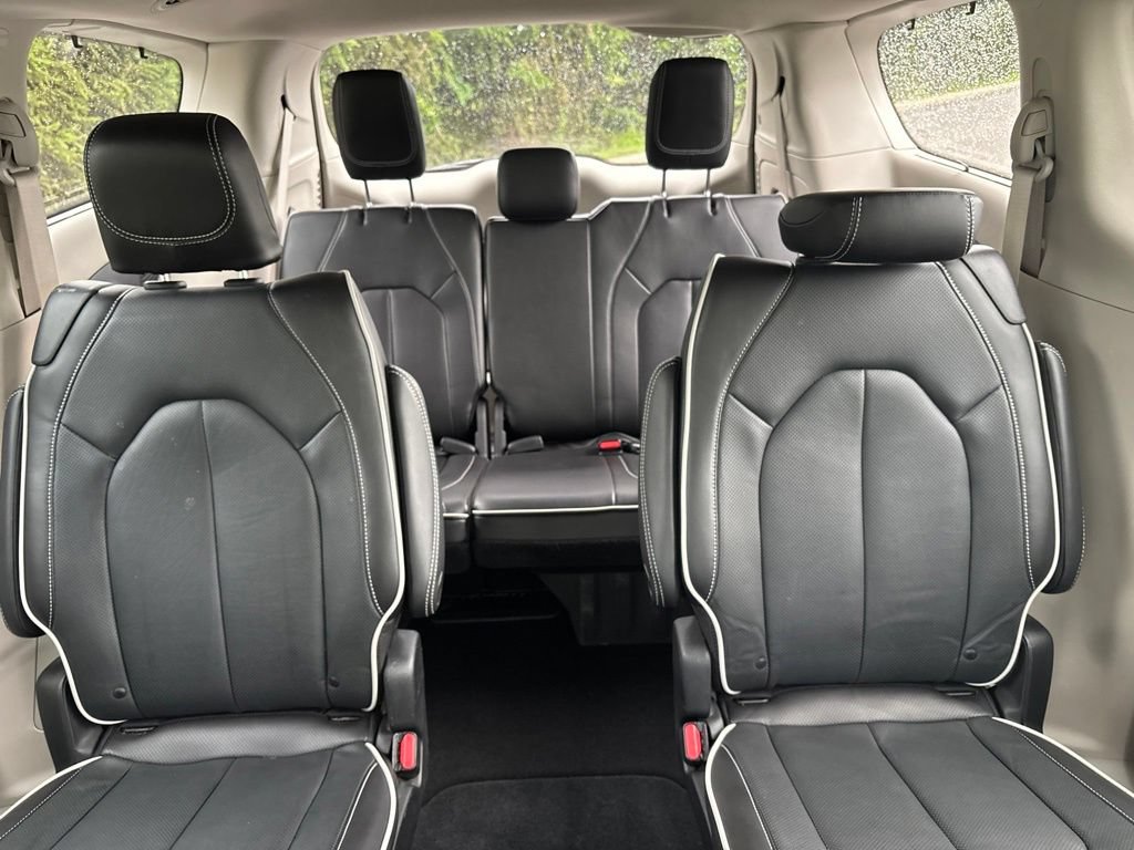 Used 2023 Chrysler Pacifica Limited AWD/4WD image 27