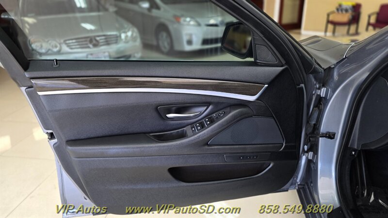Used 2012 BMW 528i Sedan RWD image 11