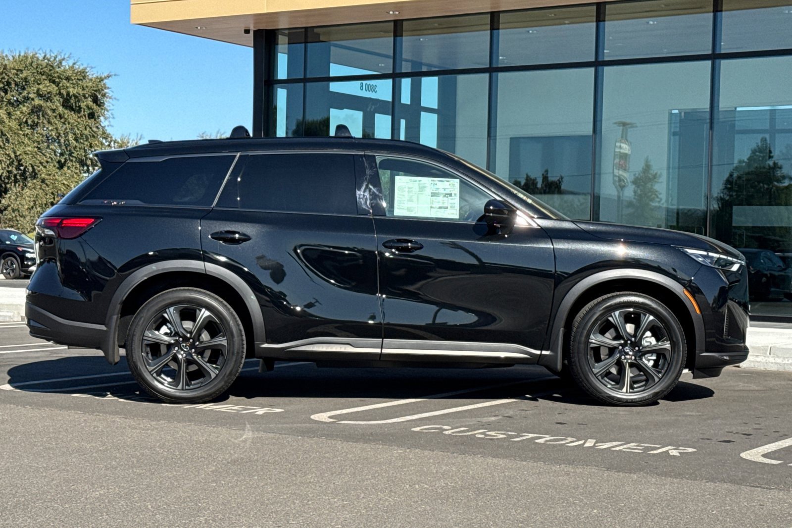 New 2026 INFINITI QX60 Autograph w/ Dark Cargo Package image 6