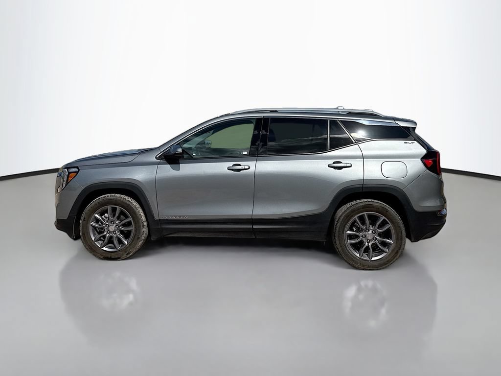Used 2024 GMC Terrain SLT AWD/4WD image 4