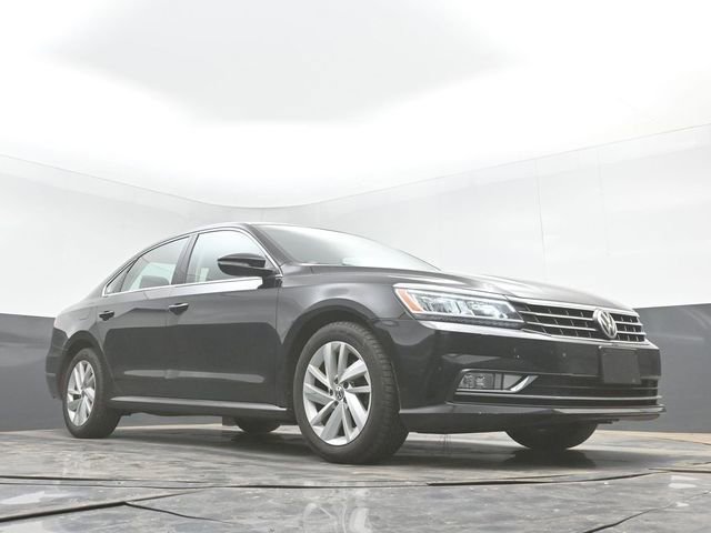 Used 2018 Volkswagen Passat 2.0T SE FWD image 27