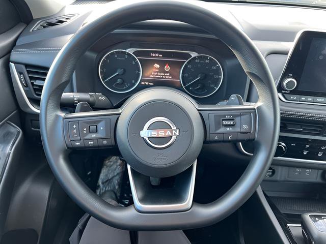 Used 2024 Nissan Rogue S AWD/4WD image 17