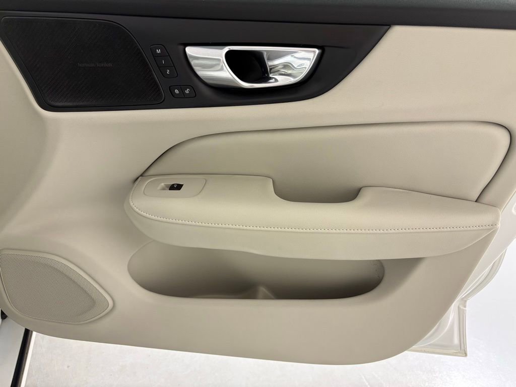 Used 2024 Volvo S60 T8 Ultimate w/ Climate Package image 39