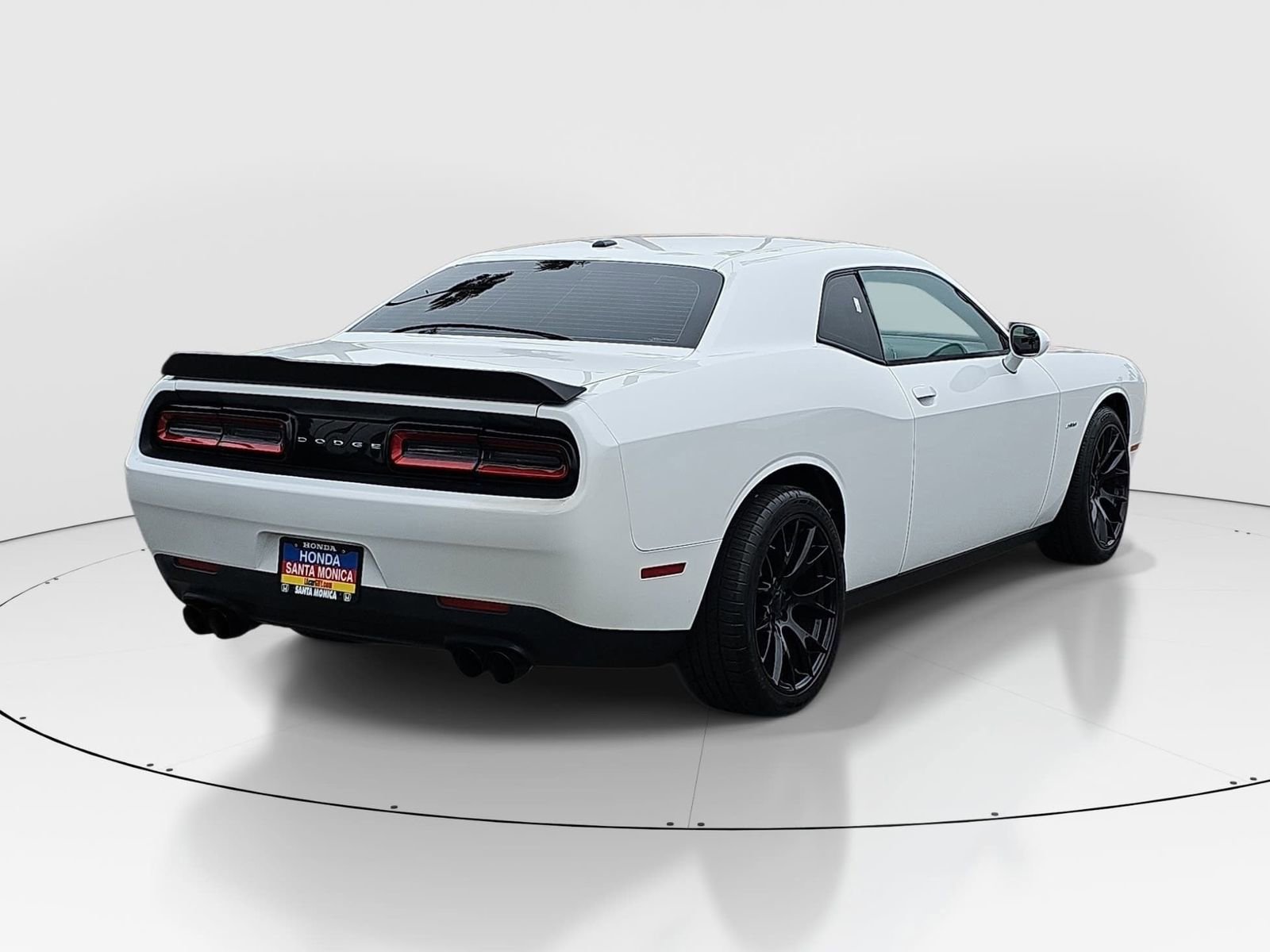 Used 2017 Dodge Challenger R/T RWD image 5
