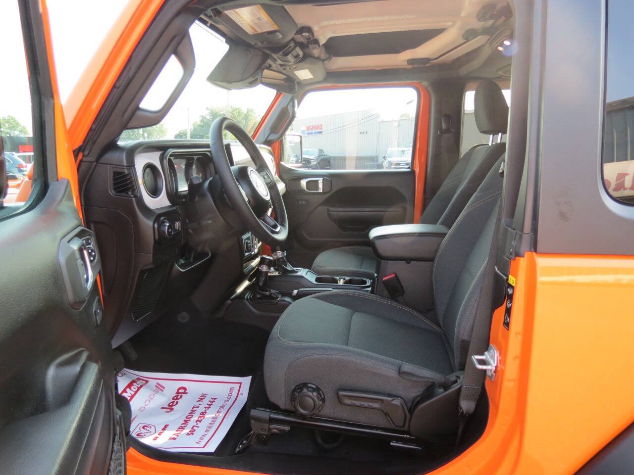 Used 2025 Jeep Wrangler Sport AWD/4WD image 15