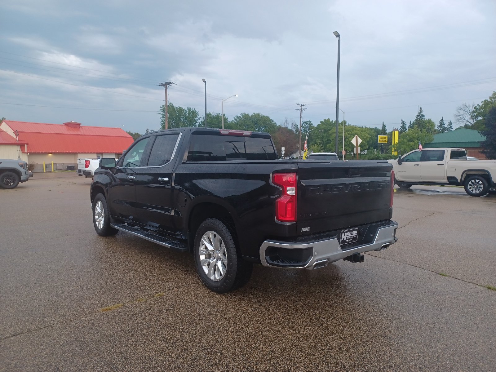 Used 2022 Chevrolet Silverado 1500 LTZ w/ Z71 Off-Road Package AWD/4WD image 3