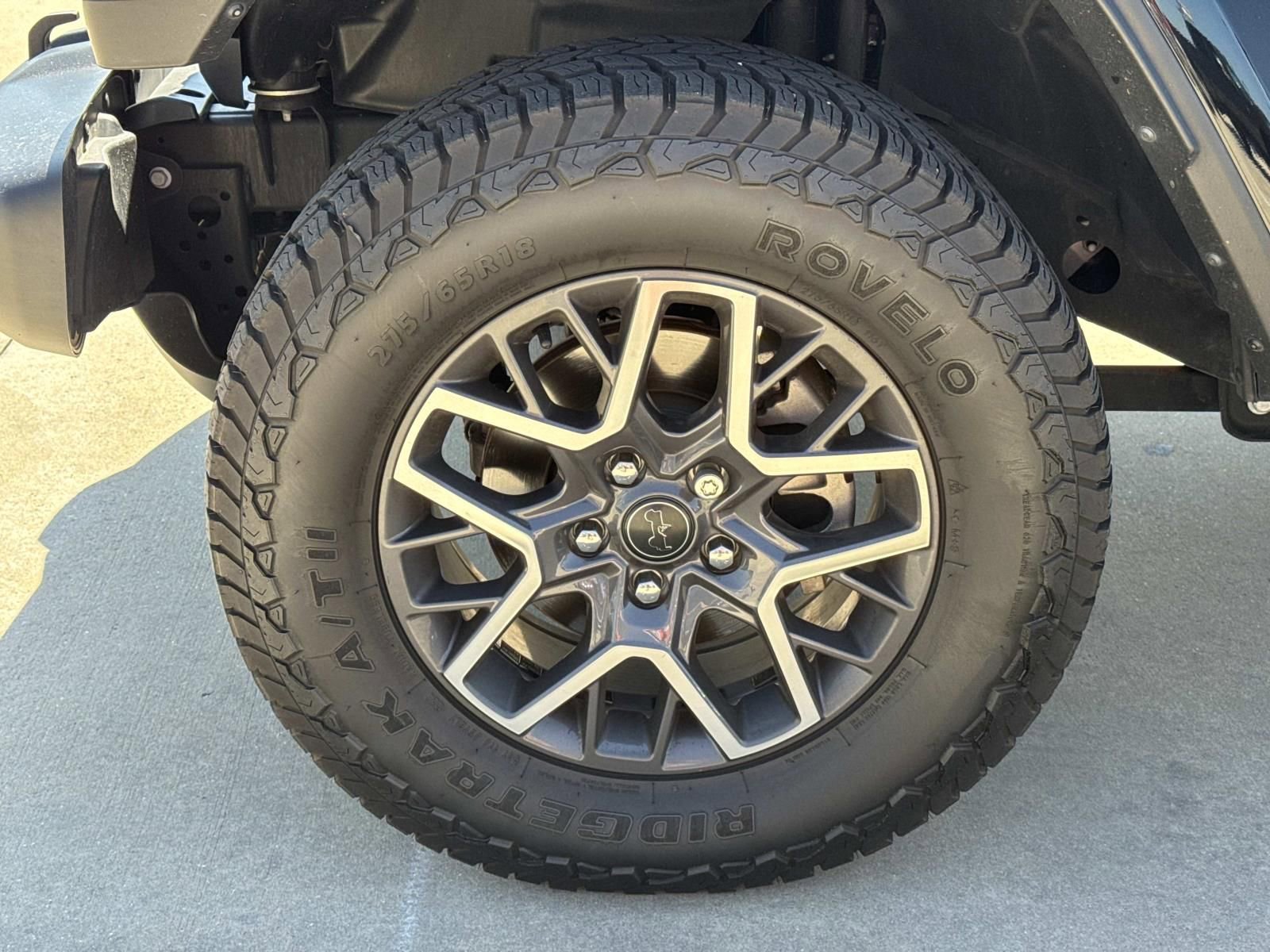 Used 2024 Jeep Gladiator Sport AWD/4WD image 4
