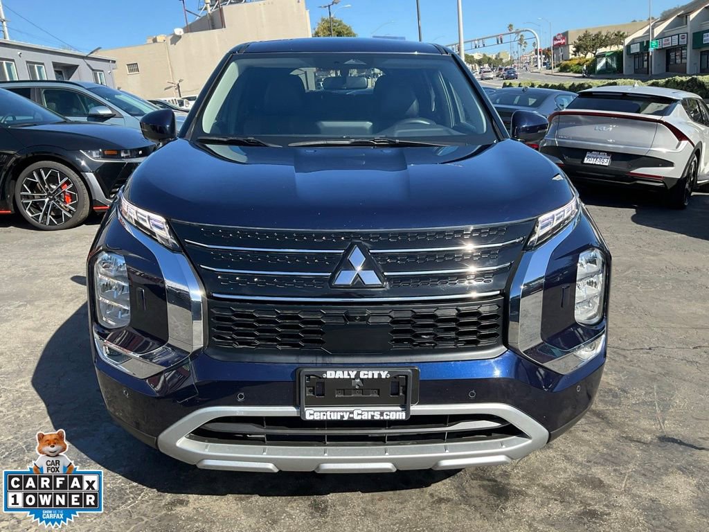 Used 2024 Mitsubishi Outlander SE image 2