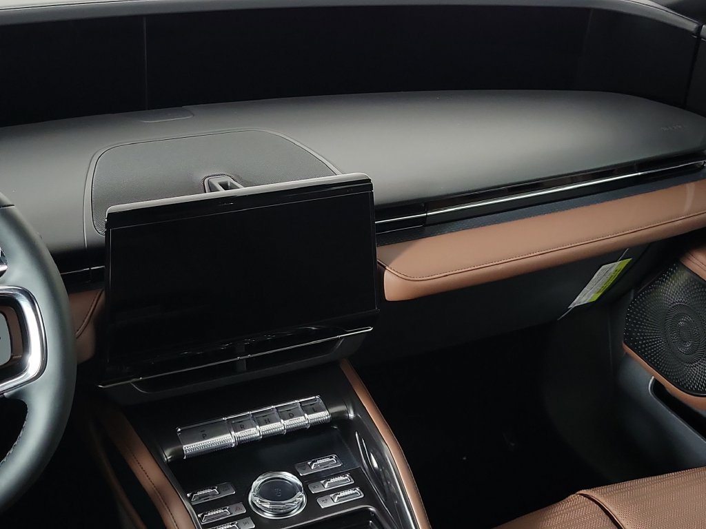 New 2026 Lincoln Nautilus Reserve AWD/4WD image 12