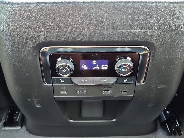 New 2025 Chevrolet Suburban Premier image 20