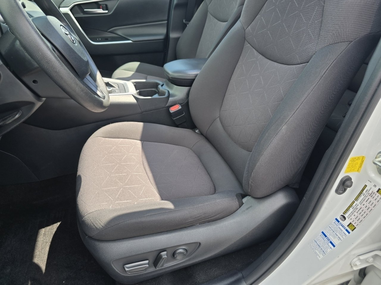 Certified 2019 Toyota RAV4 XLE w/ Convenience Package AWD/4WD image 24