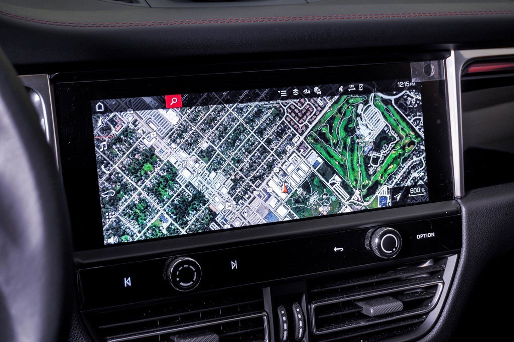 Certified 2025 Porsche Macan image 22