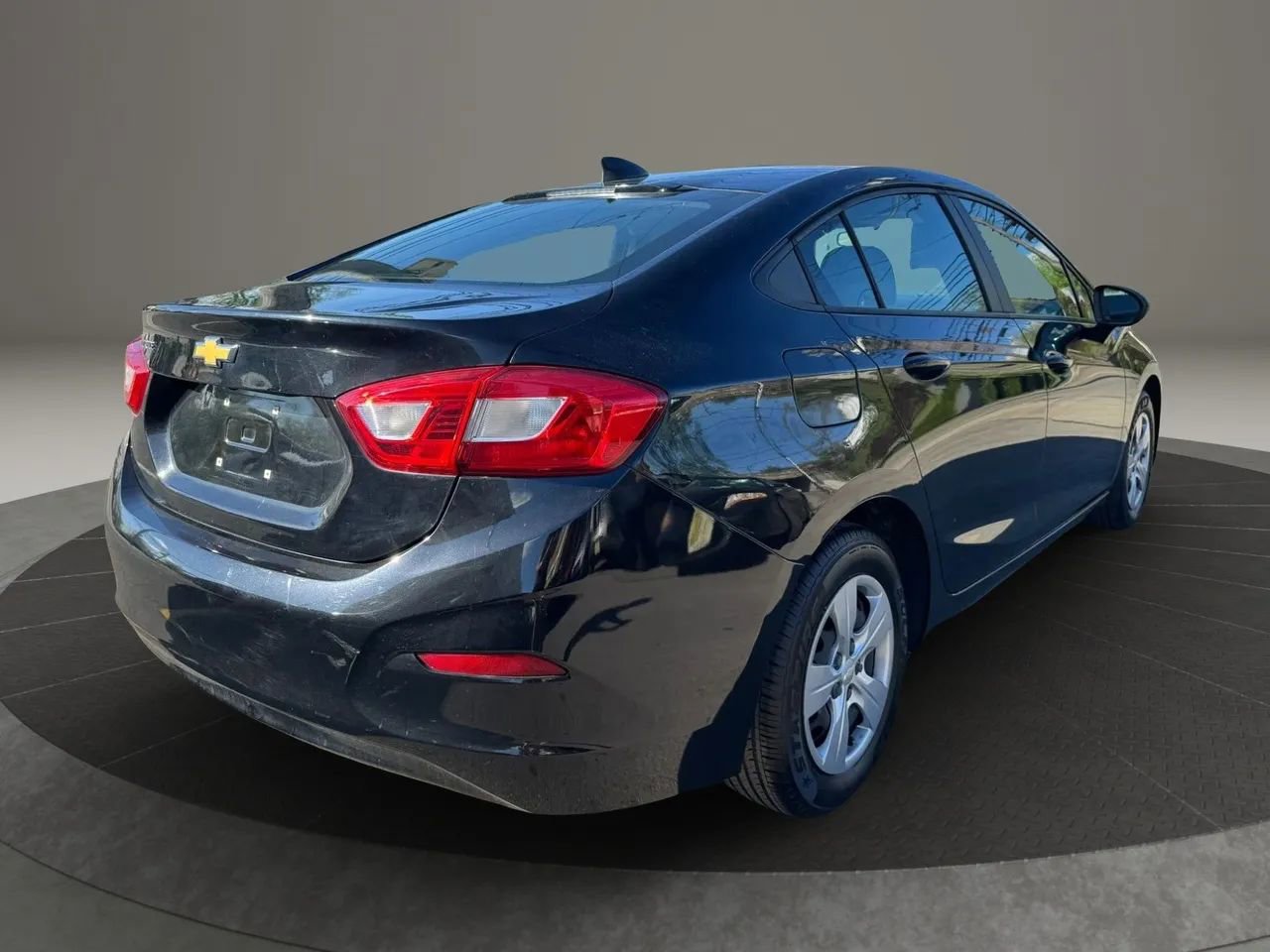 Used 2018 Chevrolet Cruze LS FWD image 8