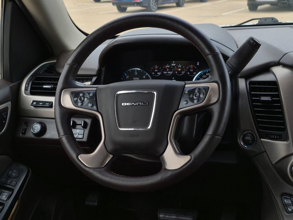 Used 2017 GMC Yukon XL Denali RWD image 11