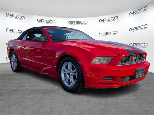 Used 2014 Ford Mustang Convertible image 1