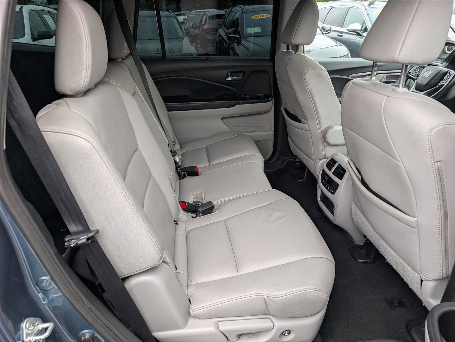 Used 2021 Honda Pilot Special Edition image 13