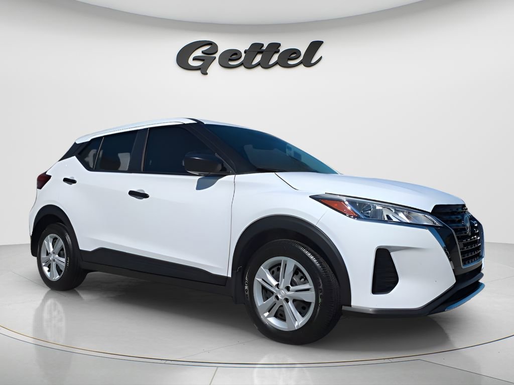 Certified 2025 Nissan Kicks Play S image 3