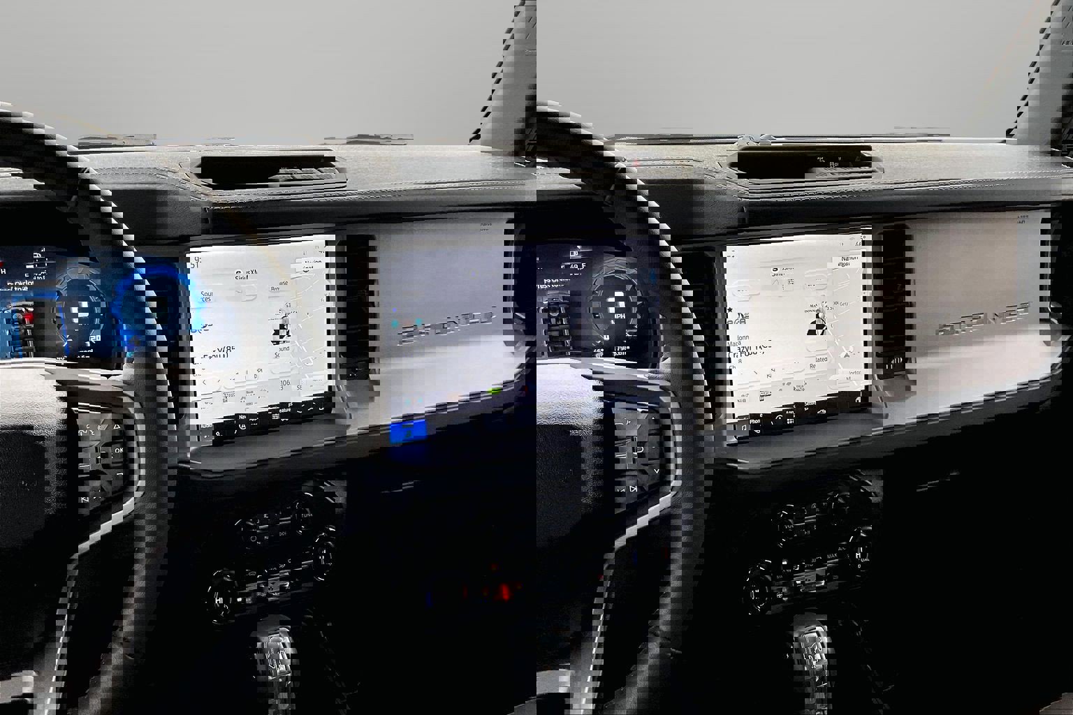 Used 2025 Ford Bronco Outer Banks image 6