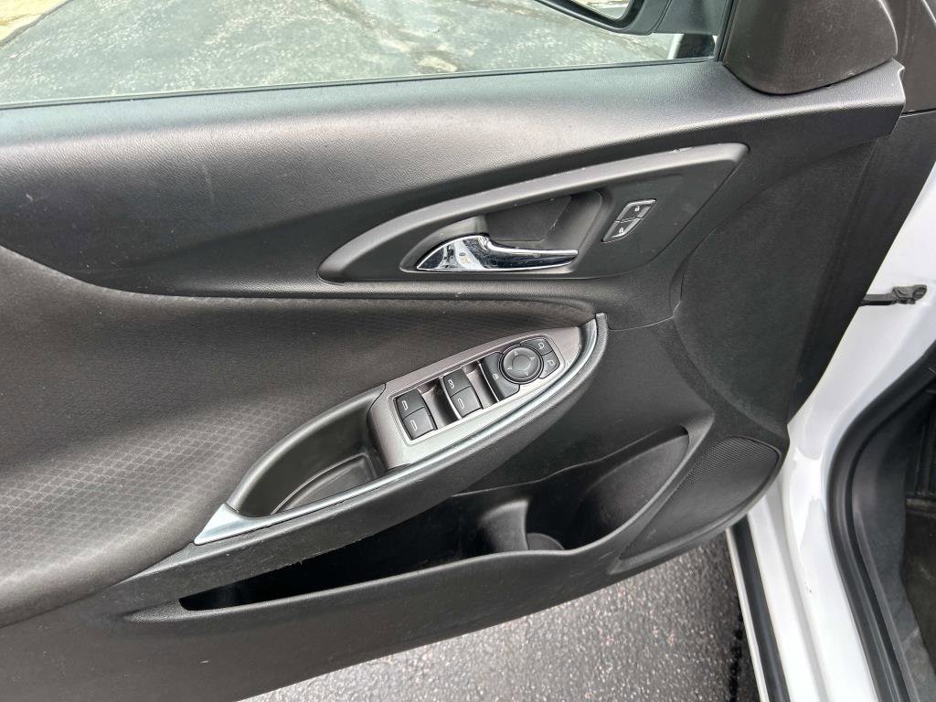 Used 2019 Chevrolet Malibu LT image 18