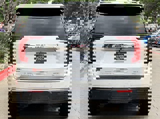 Used 2021 GMC Yukon XL SLT w/ SLT Premium Package image 5