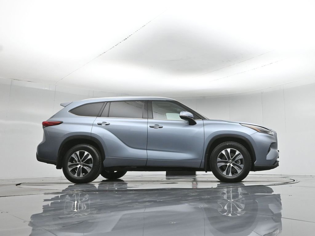 Used 2021 Toyota Highlander XLE image 50