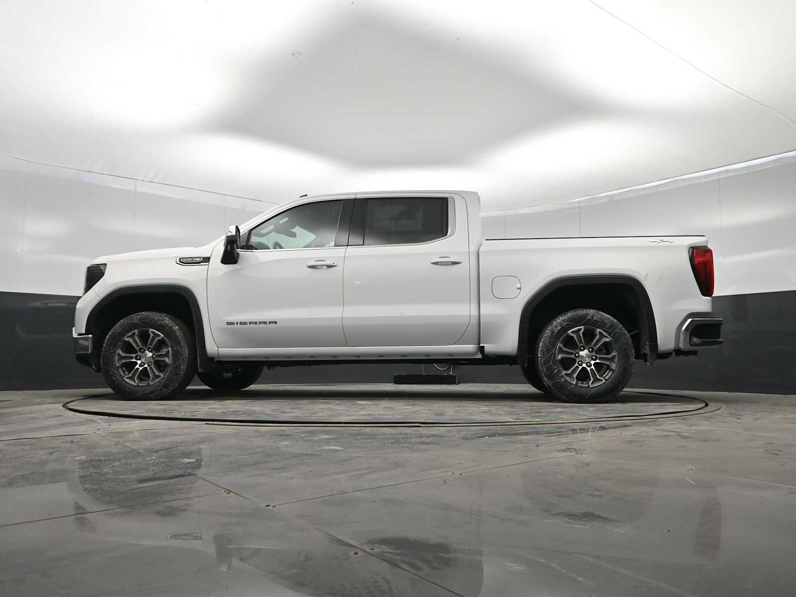 New 2026 GMC Sierra 1500 SLE w/ Preferred Package image 34