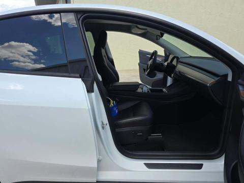 Used 2023 Tesla Model Y Long Range AWD/4WD image 20