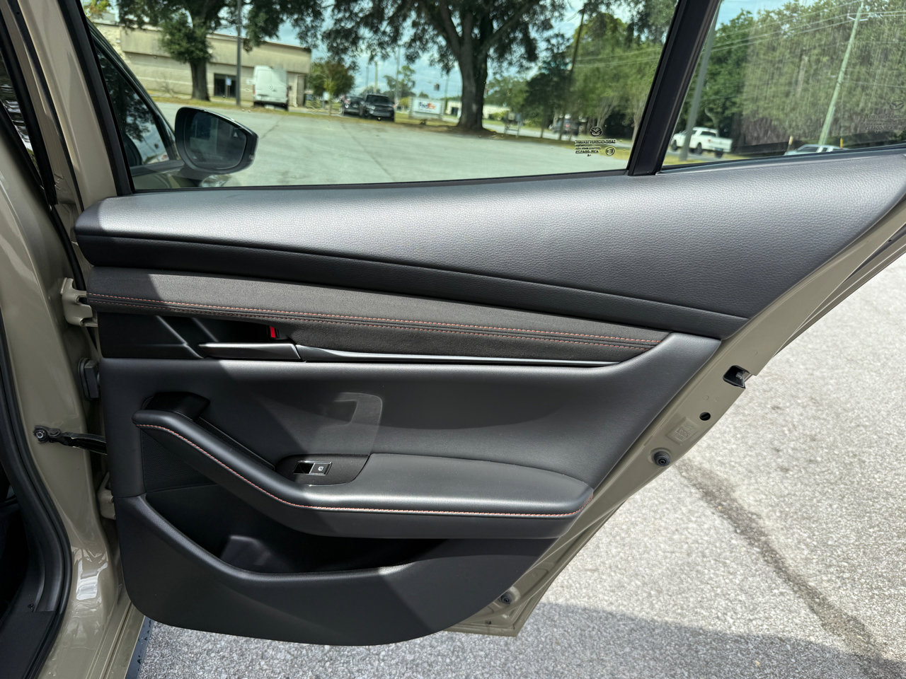 Used 2024 MAZDA MAZDA3 s image 24