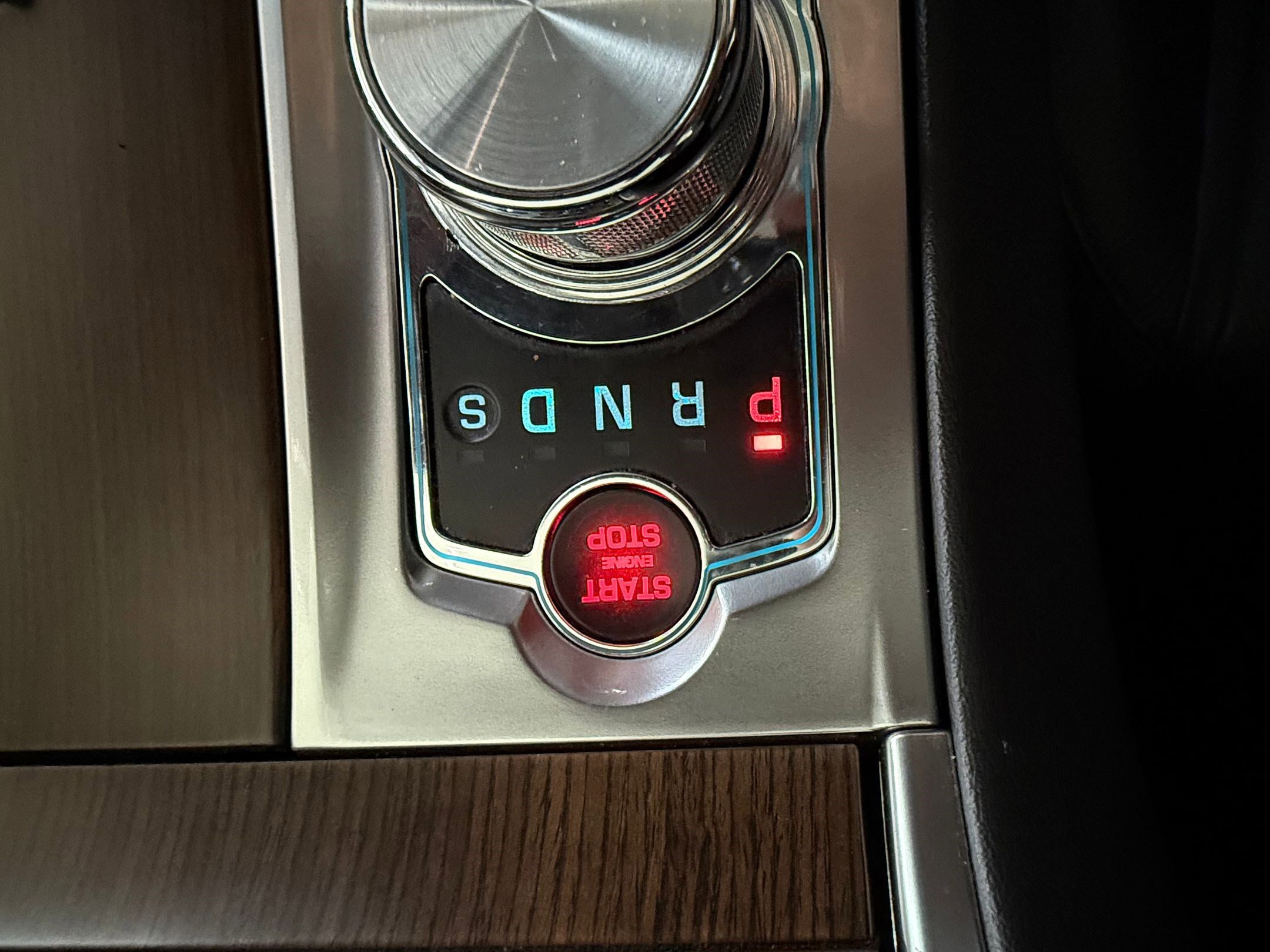 Used 2014 Jaguar XF RWD image 28