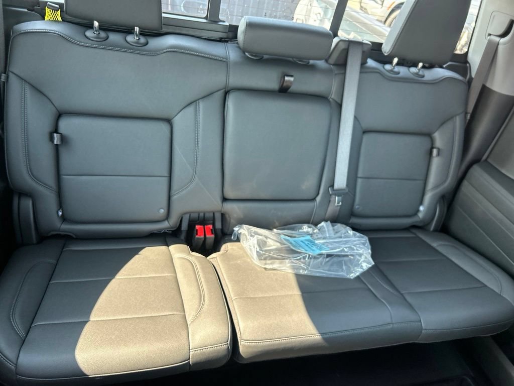New 2026 Chevrolet Silverado 1500 RST w/ Z71 Off-Road Package AWD/4WD image 24