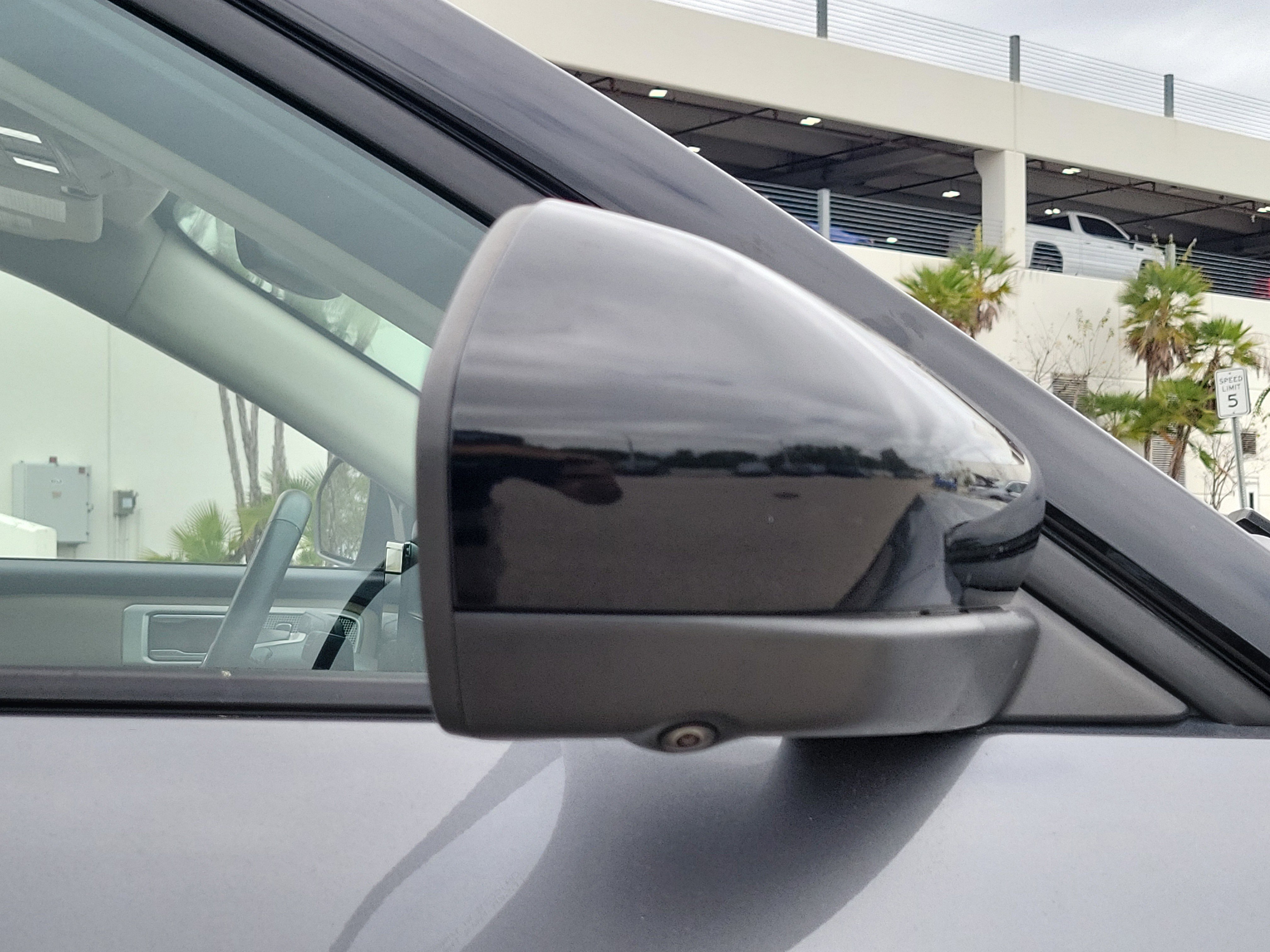 Used 2022 Ford Explorer Limited image 8