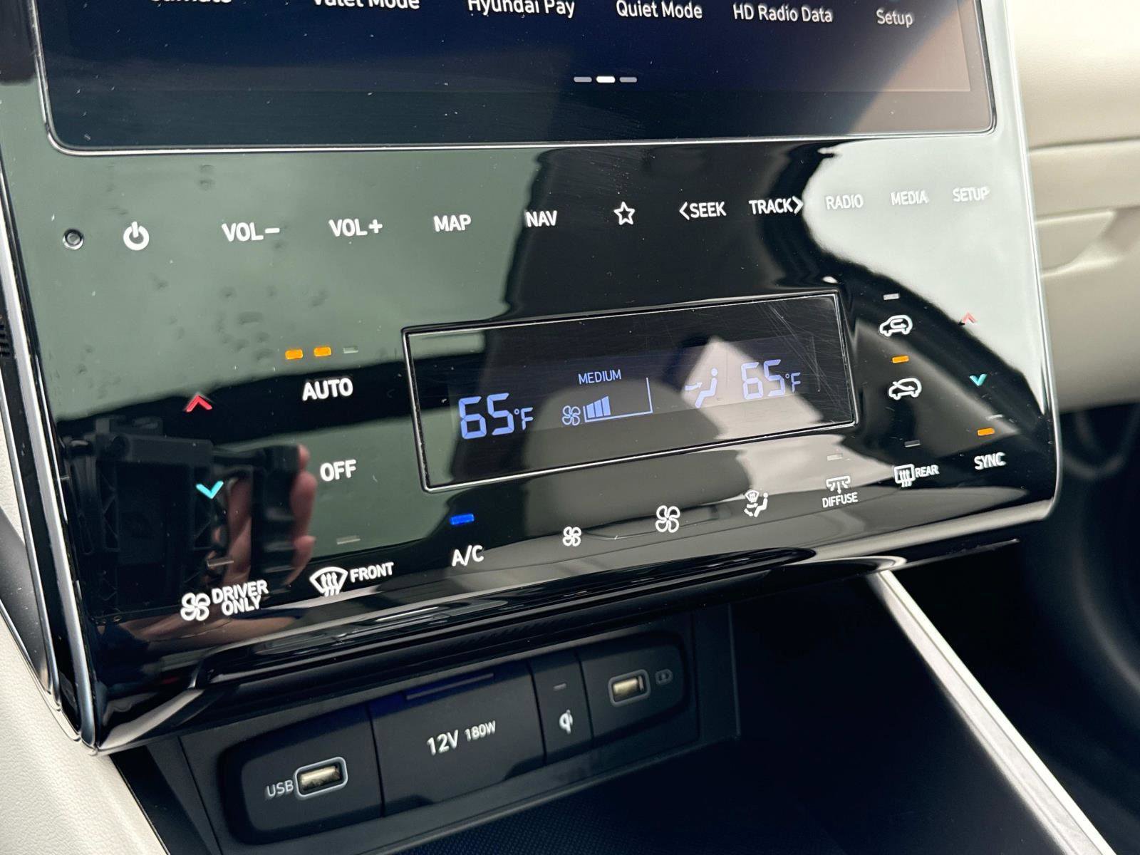 Used 2024 Hyundai Tucson Limited AWD/4WD image 6