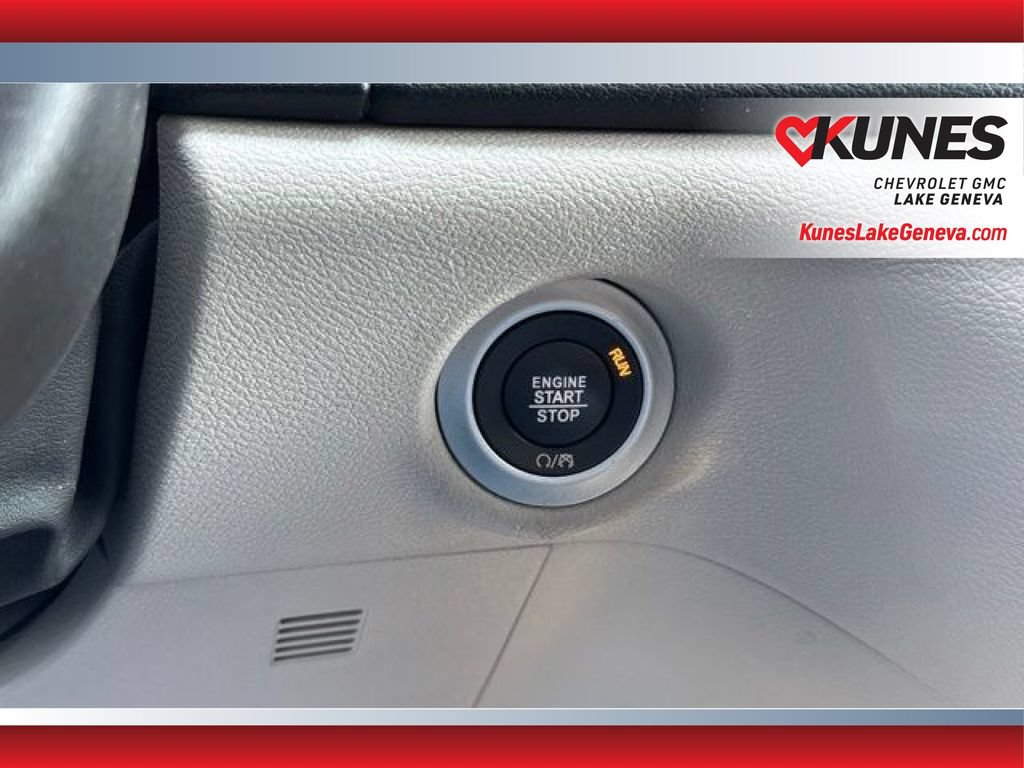 Used 2023 Chrysler Voyager LX FWD image 33