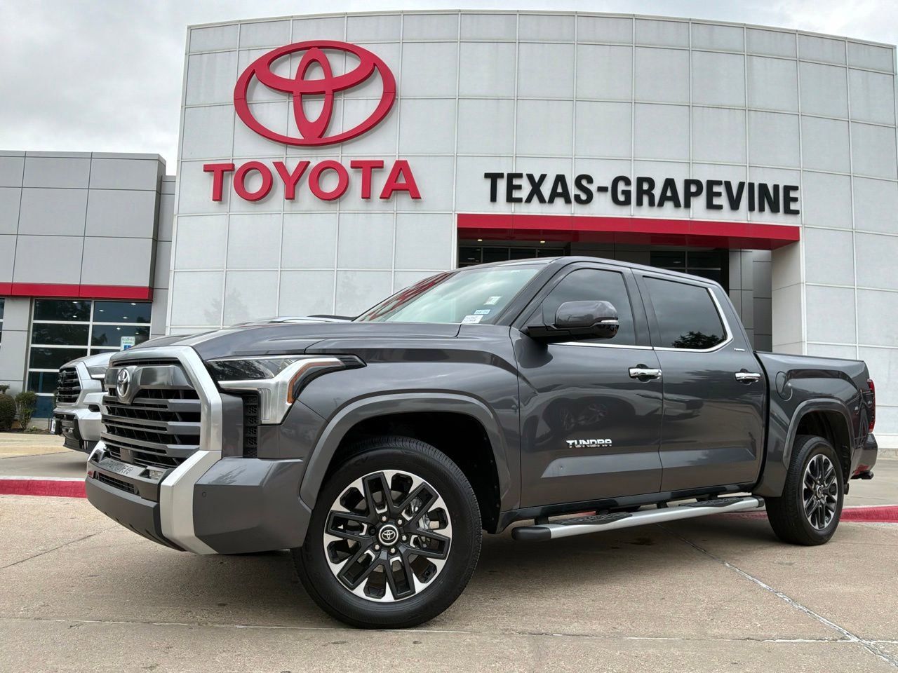 Used 2023 Toyota Tundra Limited w/ Power Package AWD/4WD image 2