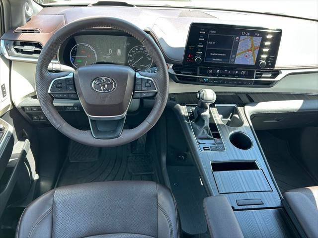 Certified 2024 Toyota Sienna Platinum AWD/4WD image 19