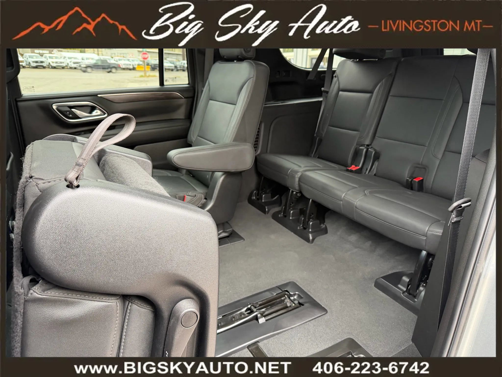 Used 2024 Chevrolet Suburban LT image 19