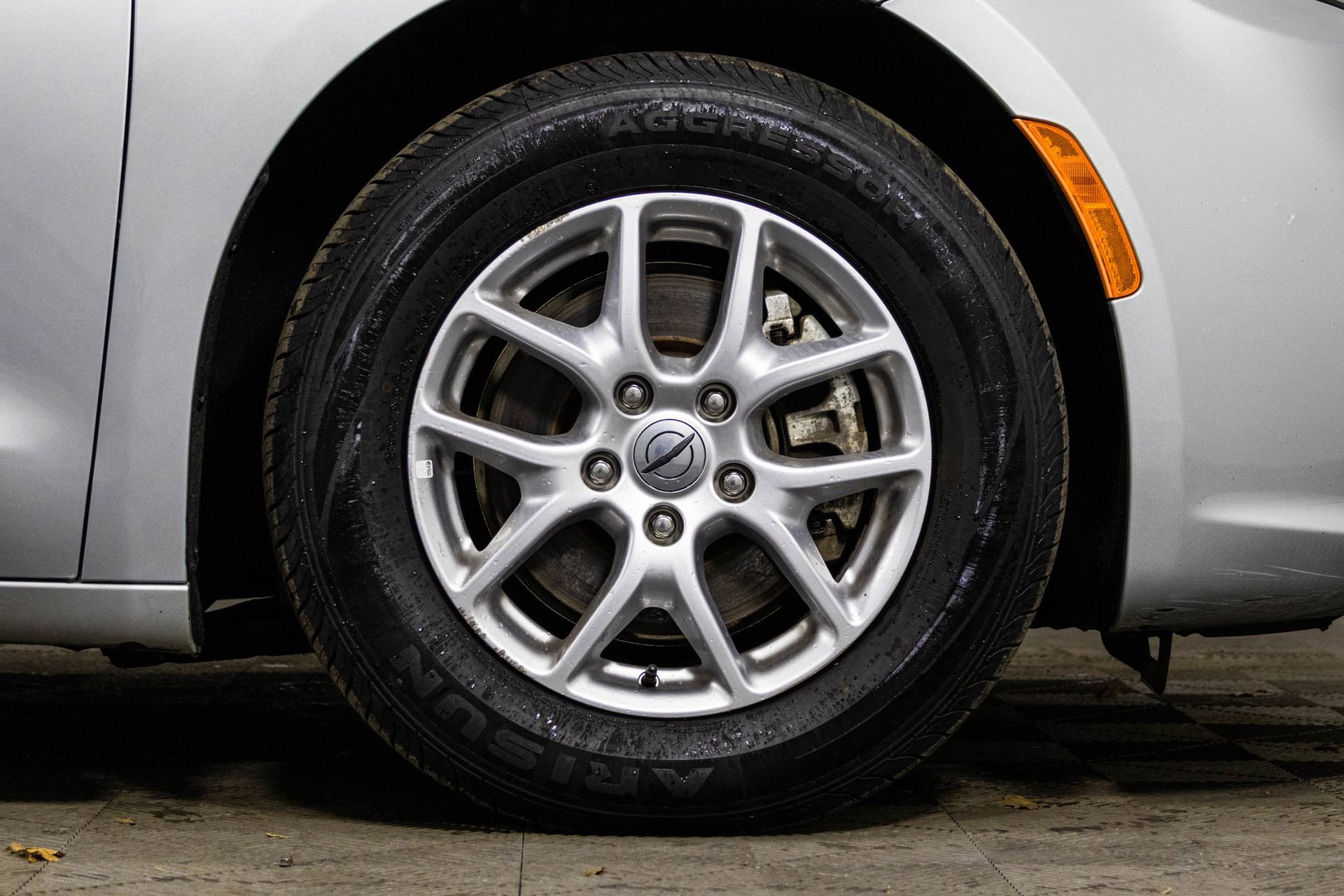 Used 2023 Chrysler Pacifica Touring-L image 39