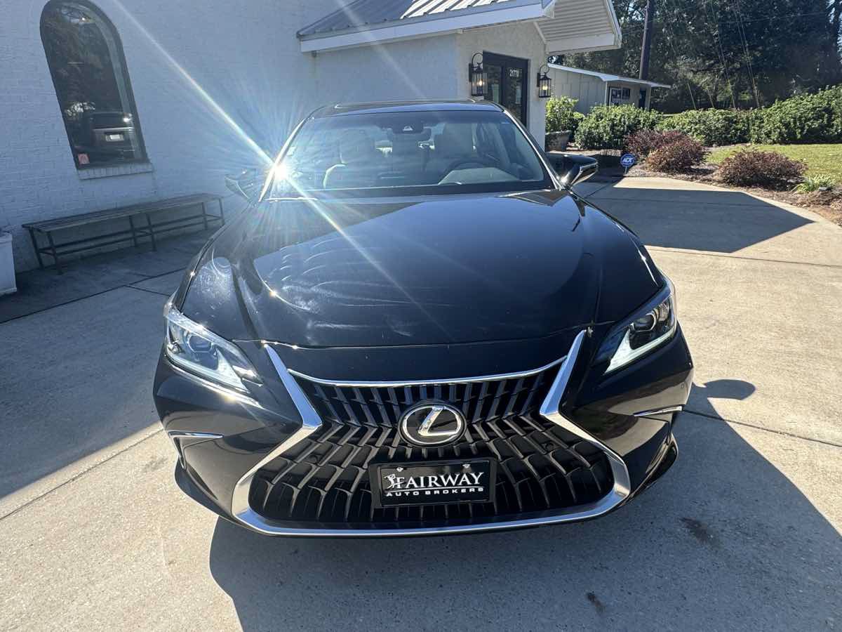 Used 2023 Lexus ES 350 w/ Premium Package FWD image 3