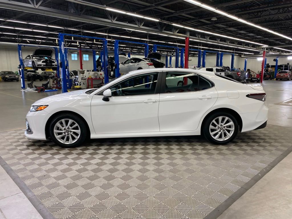 Used 2024 Toyota Camry LE image 7