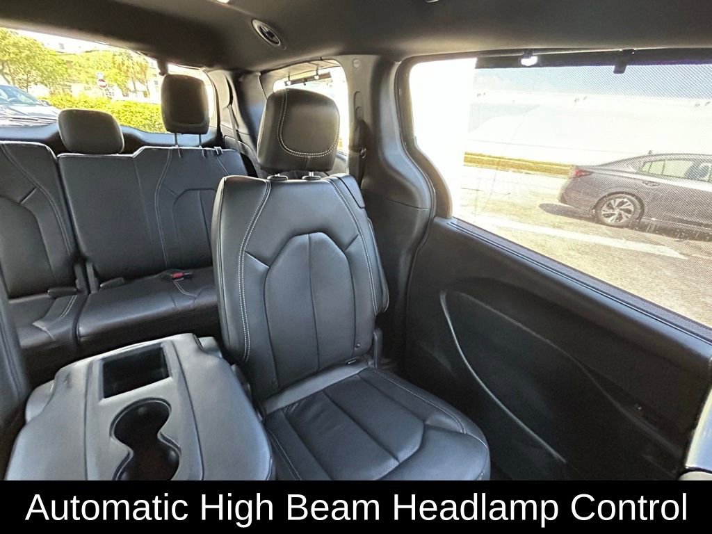 Used 2020 Chrysler Pacifica Touring-L Plus image 14
