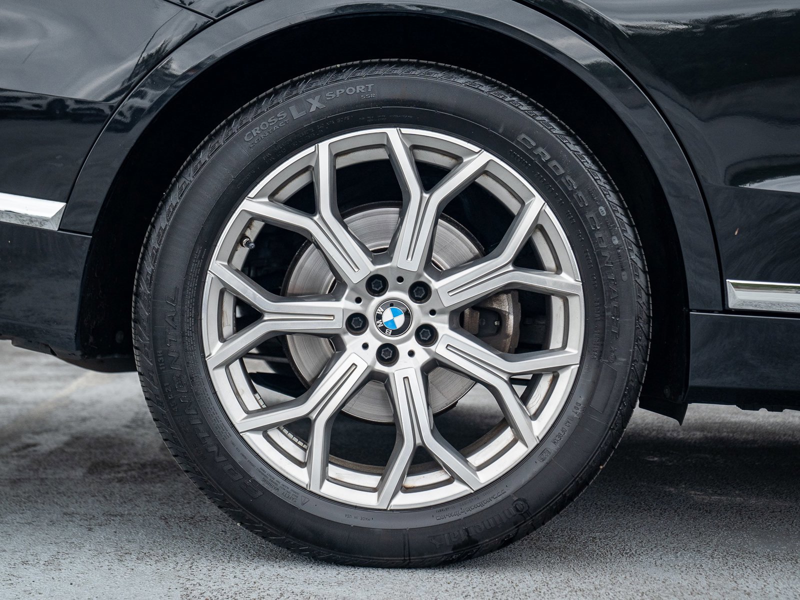 Used 2022 BMW X7 xDrive40i w/ Premium Package AWD/4WD image 16