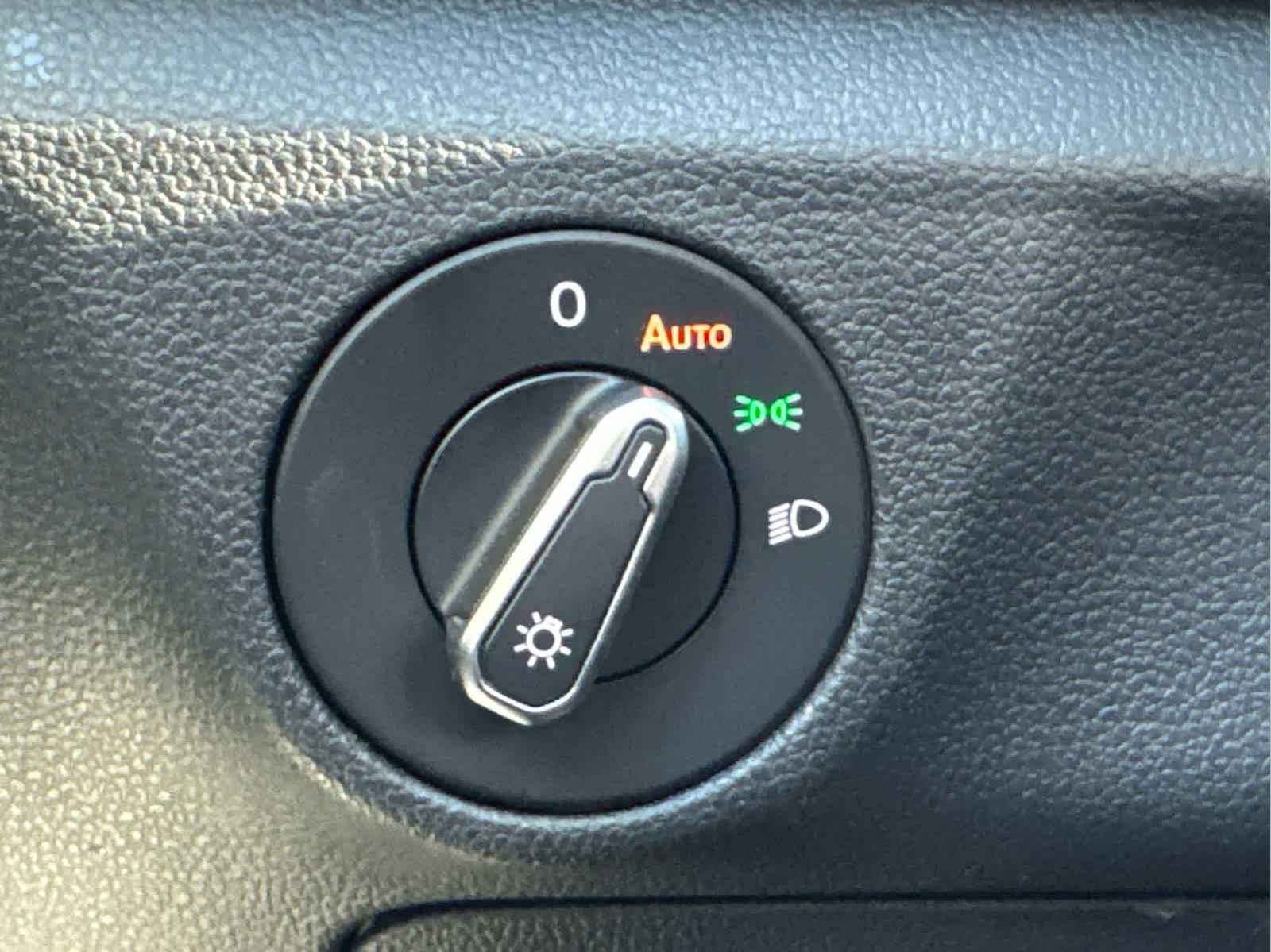 Used 2025 Volkswagen Jetta S image 32