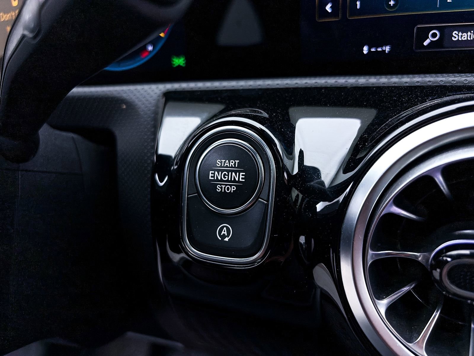 Used 2023 Mercedes-Benz CLA 250 4MATIC w/ Premium Package image 23