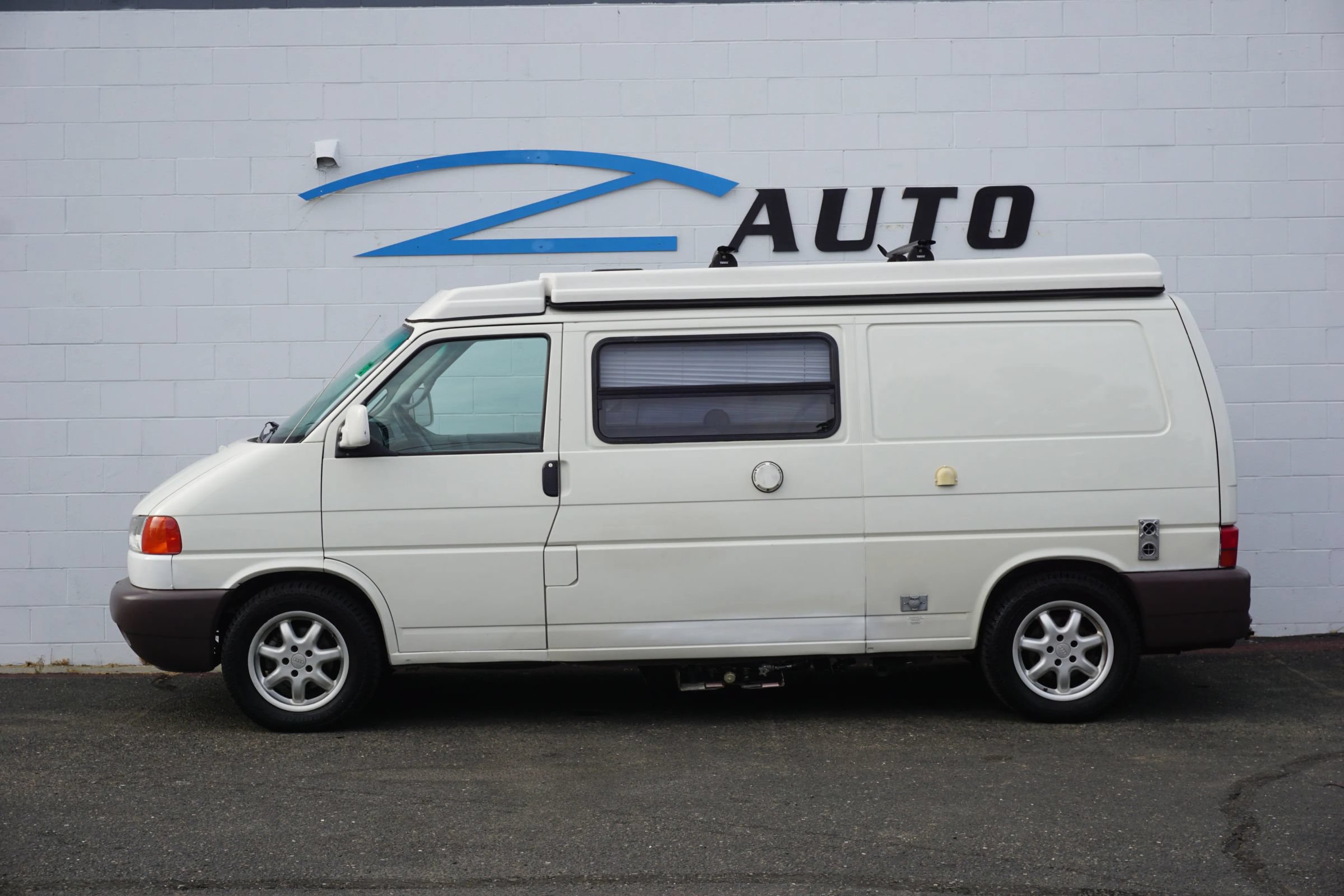 Used 1997 Volkswagen Eurovan Camper FWD image 3