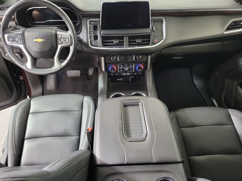 Used 2022 Chevrolet Suburban LT w/ Luxury Package RWD image 14