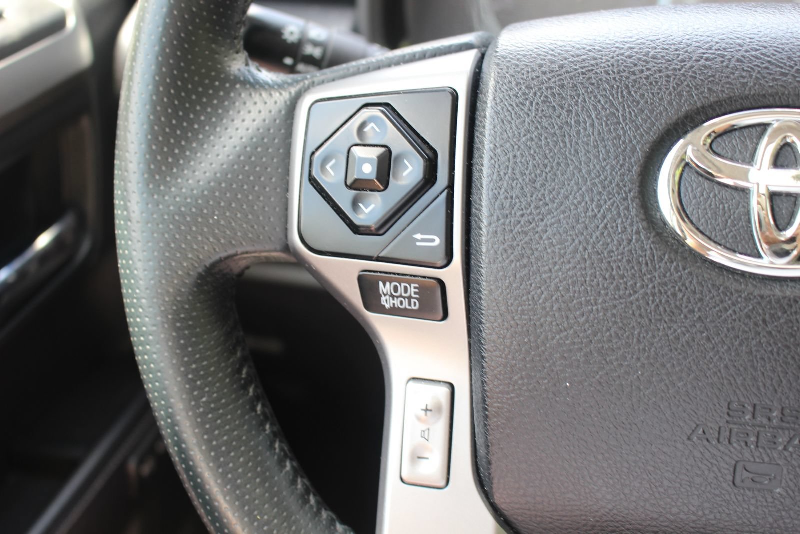 Used 2019 Toyota 4Runner Limited AWD/4WD image 19